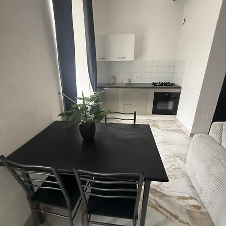 Maison De *